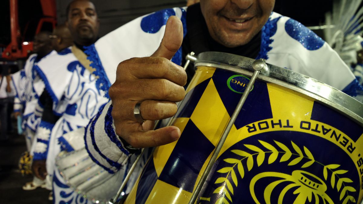 1200-drummer-in-rio-captured-with-nokia-808-pureview.jpg