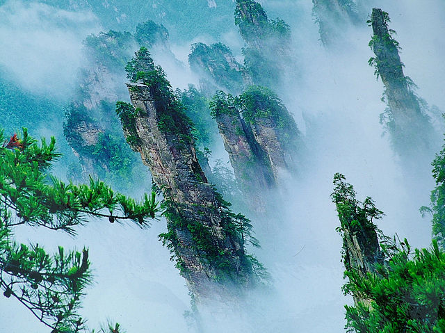 640px-Zhangjiajie-Hunan.jpg