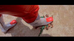 4a 蜘蛛怪人下場, 被一腳踩扁.jpg