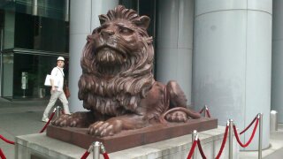 雄獅右雄獅