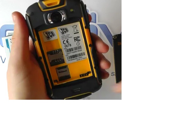 5.要取出電池才可更換sim咭及micro sd咭.jpg