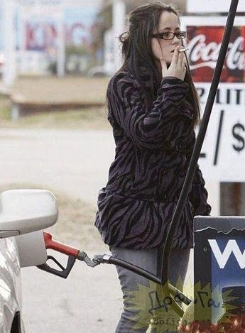 冇偈 ! 揸車唔俾食.jpg