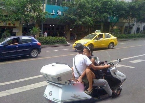 快嘞 !下個街口有時鐘酒店.jpg