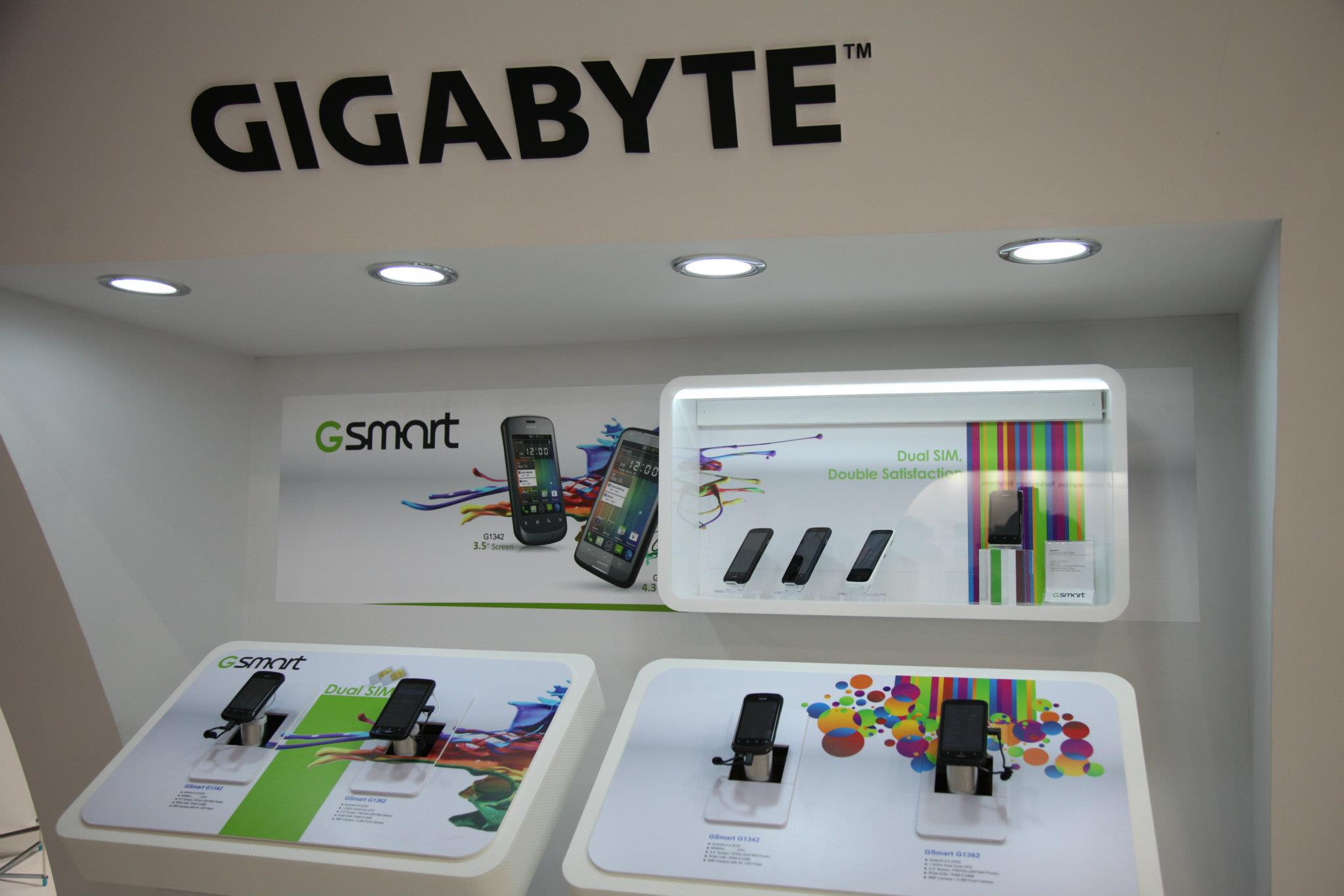 Gigabyte-GSmart G1342&GSmart G1362.jpg