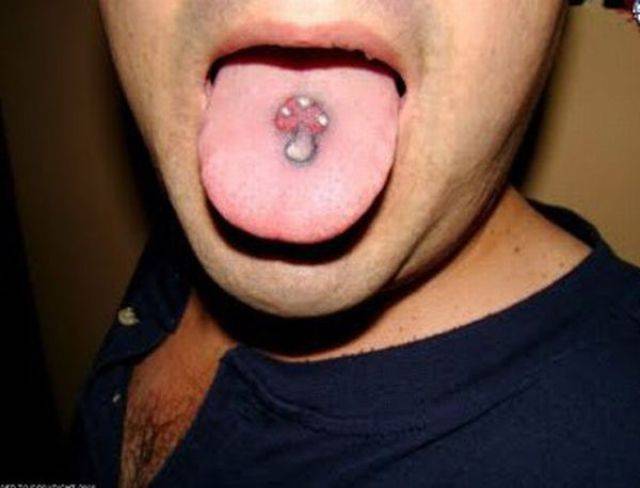 tongue-tatto07.jpg