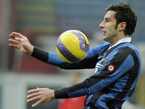 42 Luis Figo.jpg