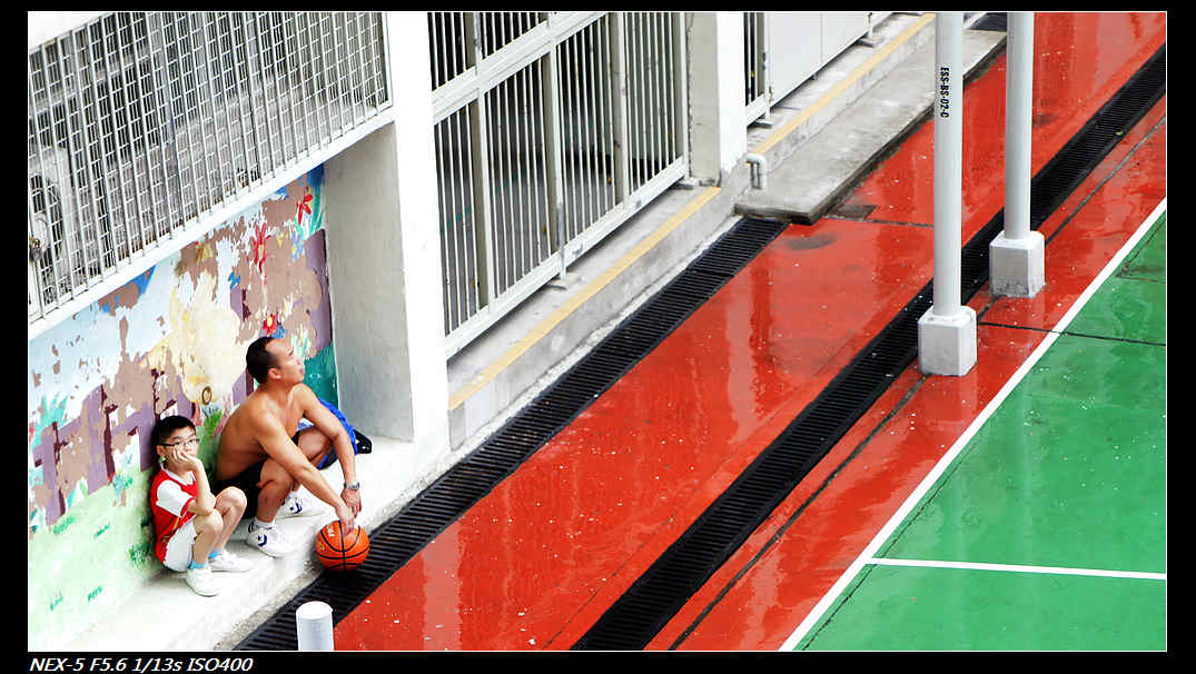 避雨.jpg