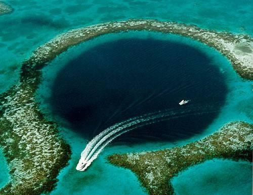 Great+Blue+Hole+Belize_1.jpg