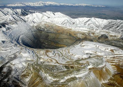 Bingham_Canyon_Mine_hole_1.jpg