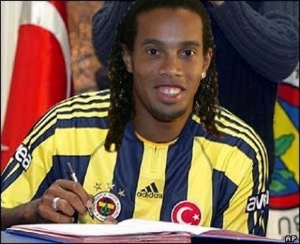 Ronaldinho-430x350.jpg