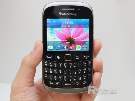 blackberrycurve9320_03.jpg