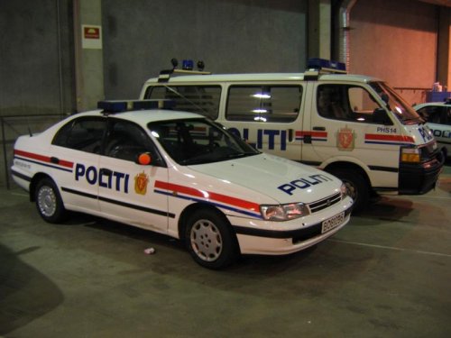 Norwegian Police car & van.jpg