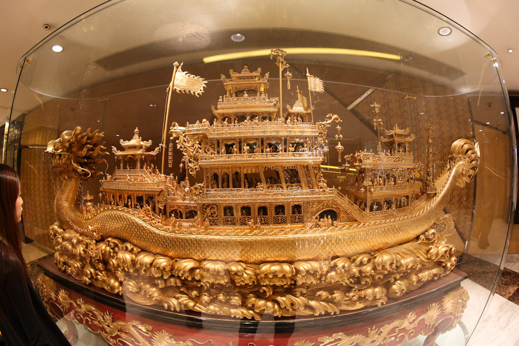 好多展品