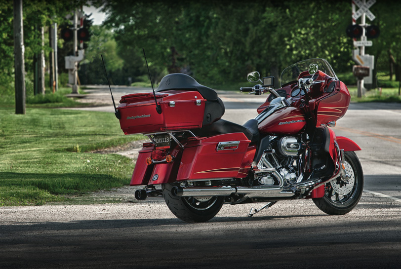 12-road-glide-ultra-CUSTOMIZED.jpg