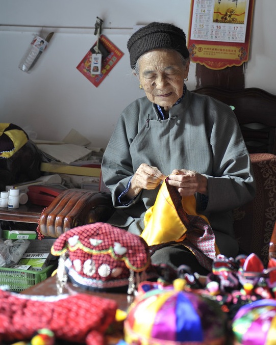 996421417572559392.85岁高龄的杨秋坤老人jpg.jpg