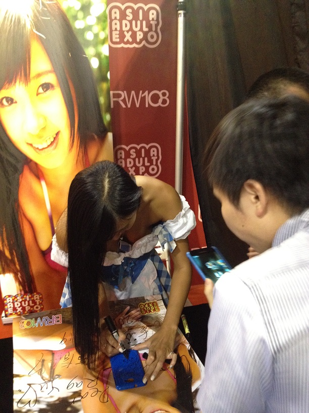 2100514xa06b5c44vme0tm.jpg