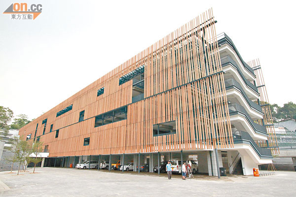 和合石新骨灰龕大樓外形設計環保新穎。