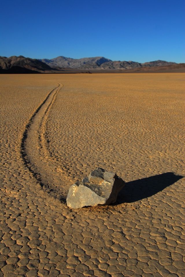 sailing-stones-7.jpg