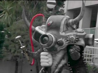 8 相機變異人.jpg