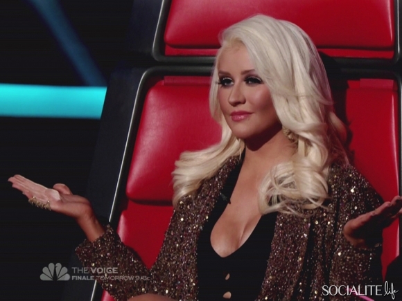 the-voice-christina-aguilera-adam-levine-05082012-02-580x435.jpg