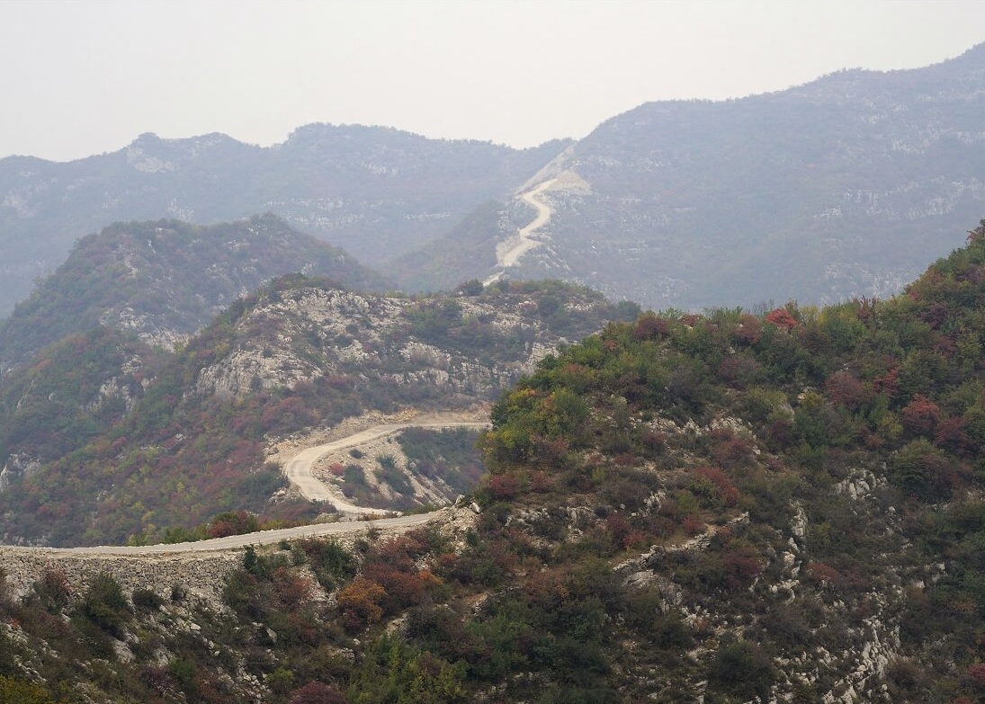 102256_1321500097山脊天路 .jpg