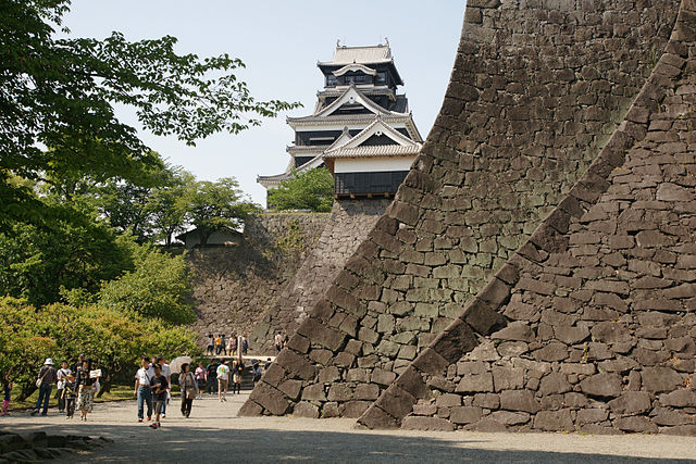 640px-Kumamoto_Castle_02n3200.jpg