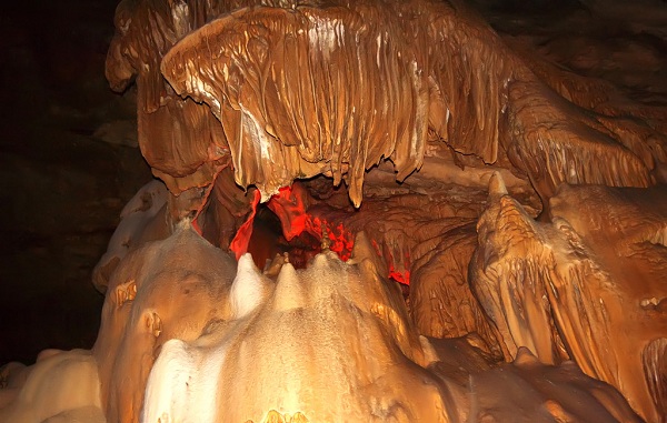 鐘乳洞3.jpg