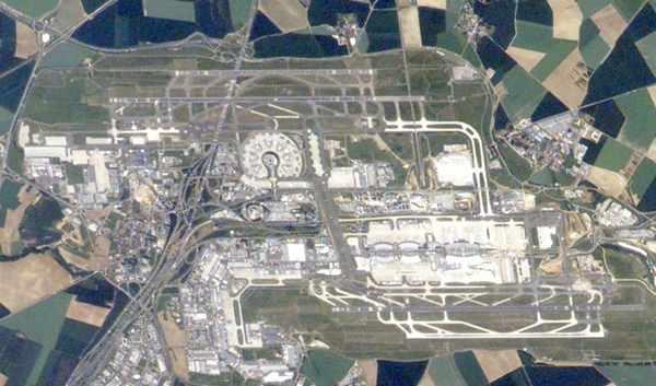 800px-Charlesdegaulleairportaerial.jpg