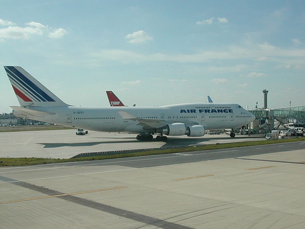 800px-B747-AF-FGITI-CDG2A.jpg