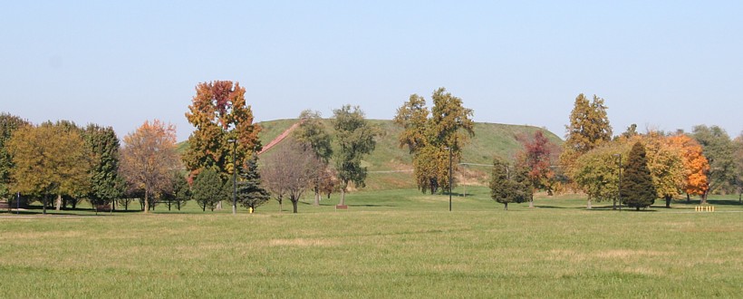 cahokia_monks_mound1.jpg
