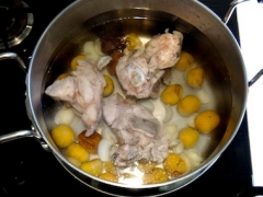 先以大火煲滾20分鐘