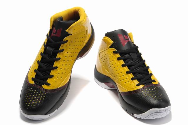 Jordan-Wade-D-Reign-Yellow-Black-Red_3.jpg