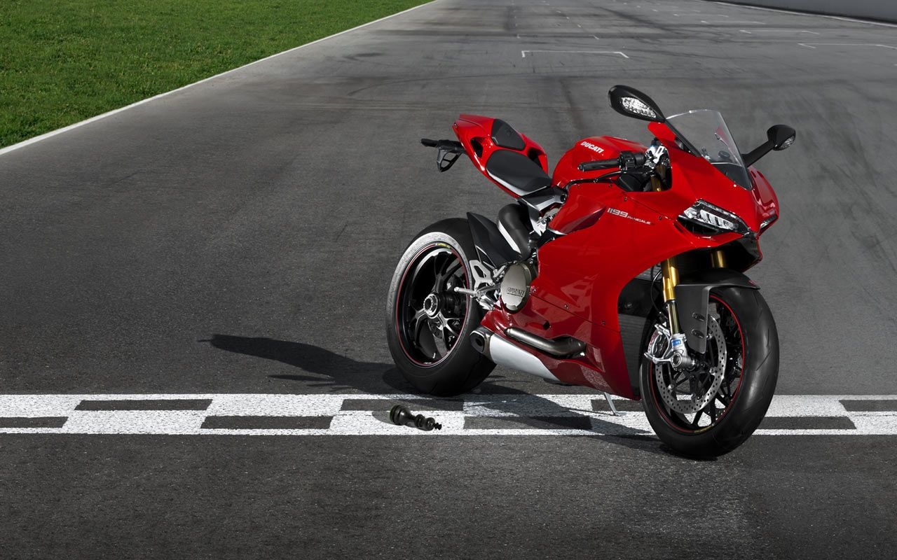 Ducati_Panigale_1199_S_Finish_Line.jpg