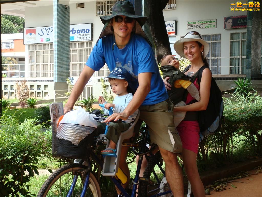 man-woman-two-babies-bicycle.jpg