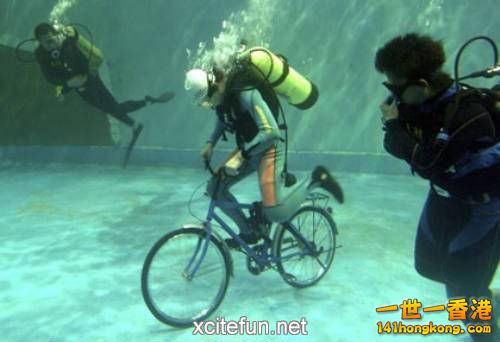 189927,xcitefun-underwater-cycling.jpg