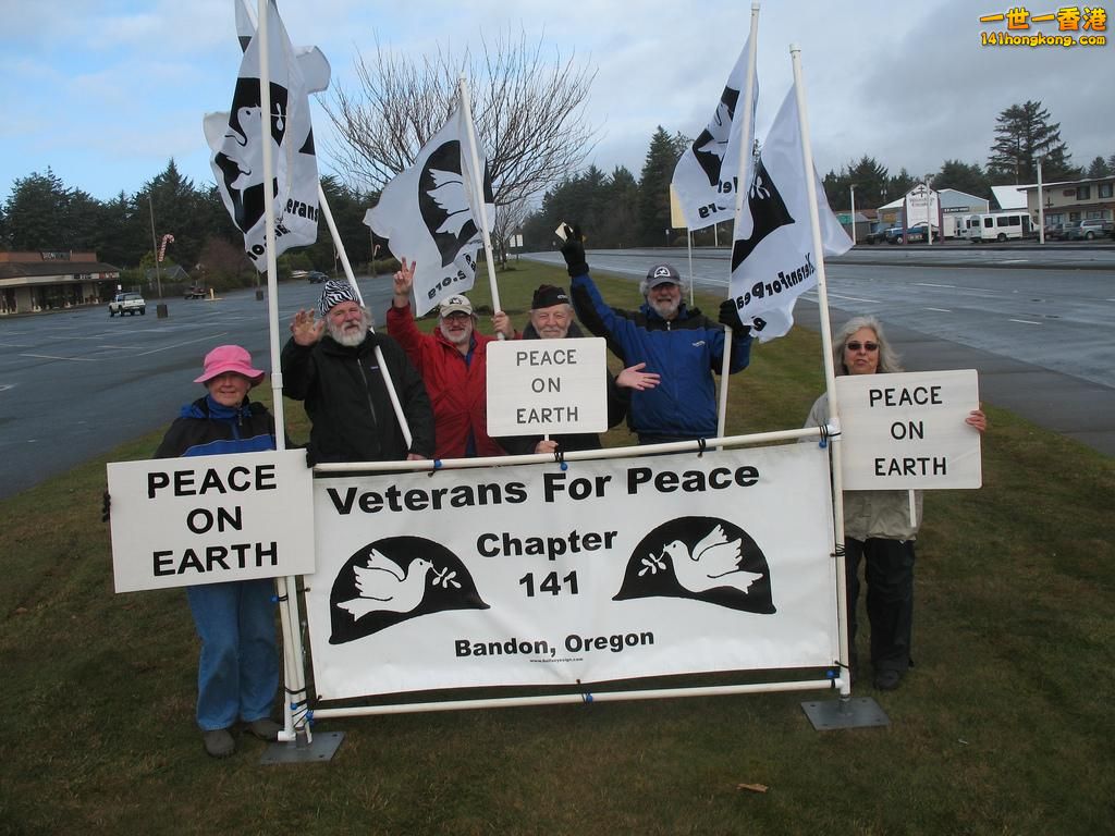 VFP Chapter 141 members in Bandon, Oregon.jpg