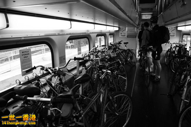 caltrain_bikes.jpg