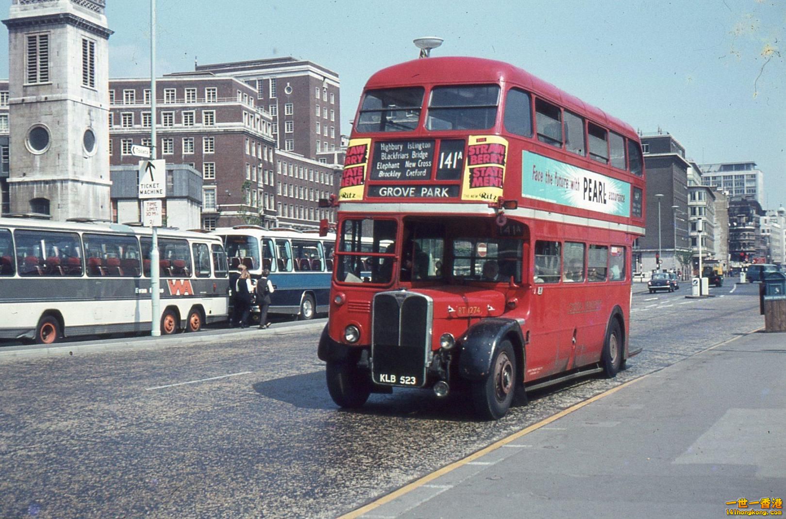 141A London Bus 1971-.jpg