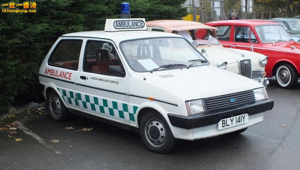 BLY 141Y London Ambulance Service.jpg