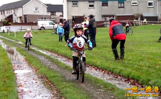20091118_YOUTH_CYCLOCROSS_RACE2.jpg