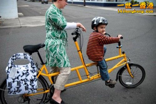 hipsters-on-weird-bikes15.jpg