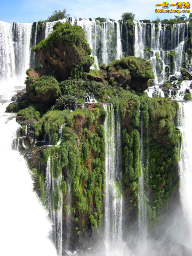 Iguazu Falls.jpg