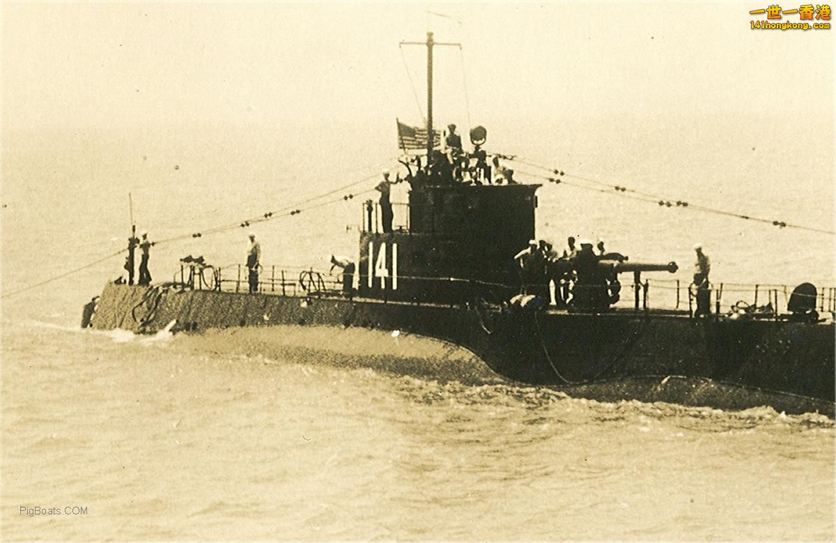 The USS S-36 SS 141 seen here off Tsingtao, China in the mid 1930's==pigbo.jpg