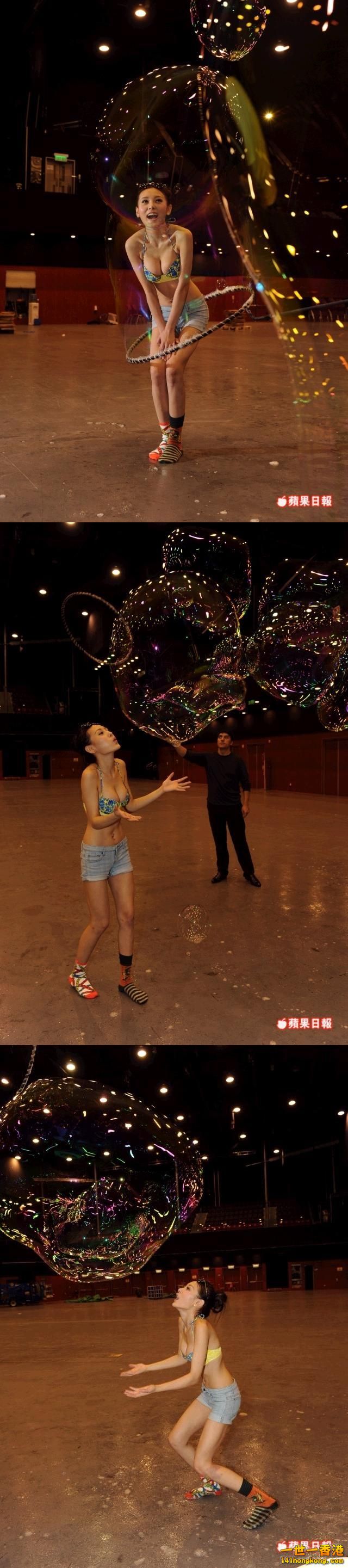 B Jeana拋胸玩泡泡 1.JPG