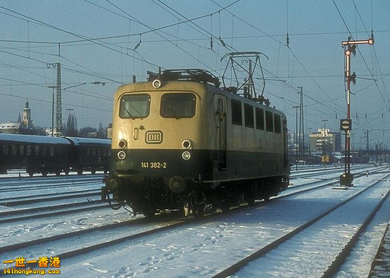 141 382 Regensburg Hbf 14.01.81.jpg