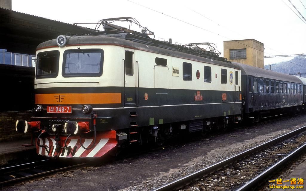 141 049-7.jpg