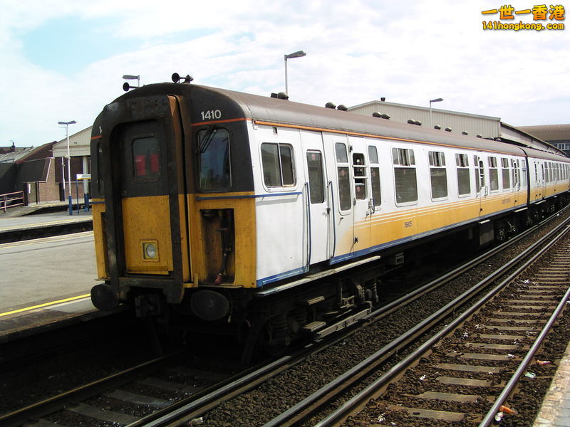 British Rail 1410_at_Clapham_Junction---commons.wikimedia.org.jpg