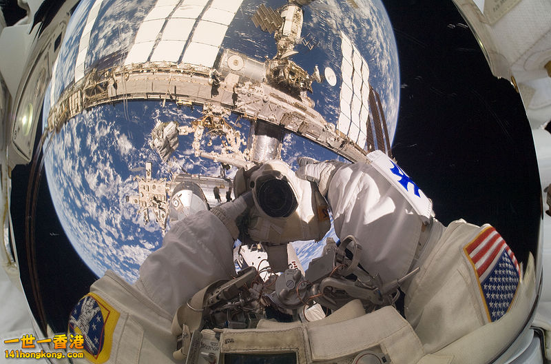 800px-Reisman_Self_Portrait_STS-132_EVA_1.jpg
