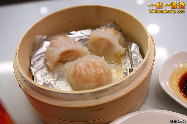 鹹水角、金牌蝦餃皇個人覺得口感尚可