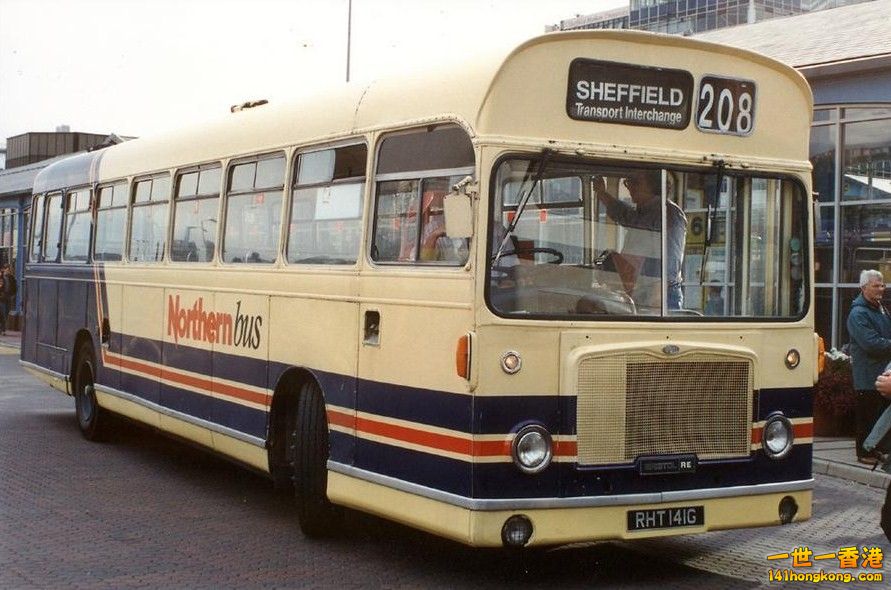 Ex Bristol Omnibus\' RELL6L 1092, RHT 141G seen here on the 208 route at .jpg